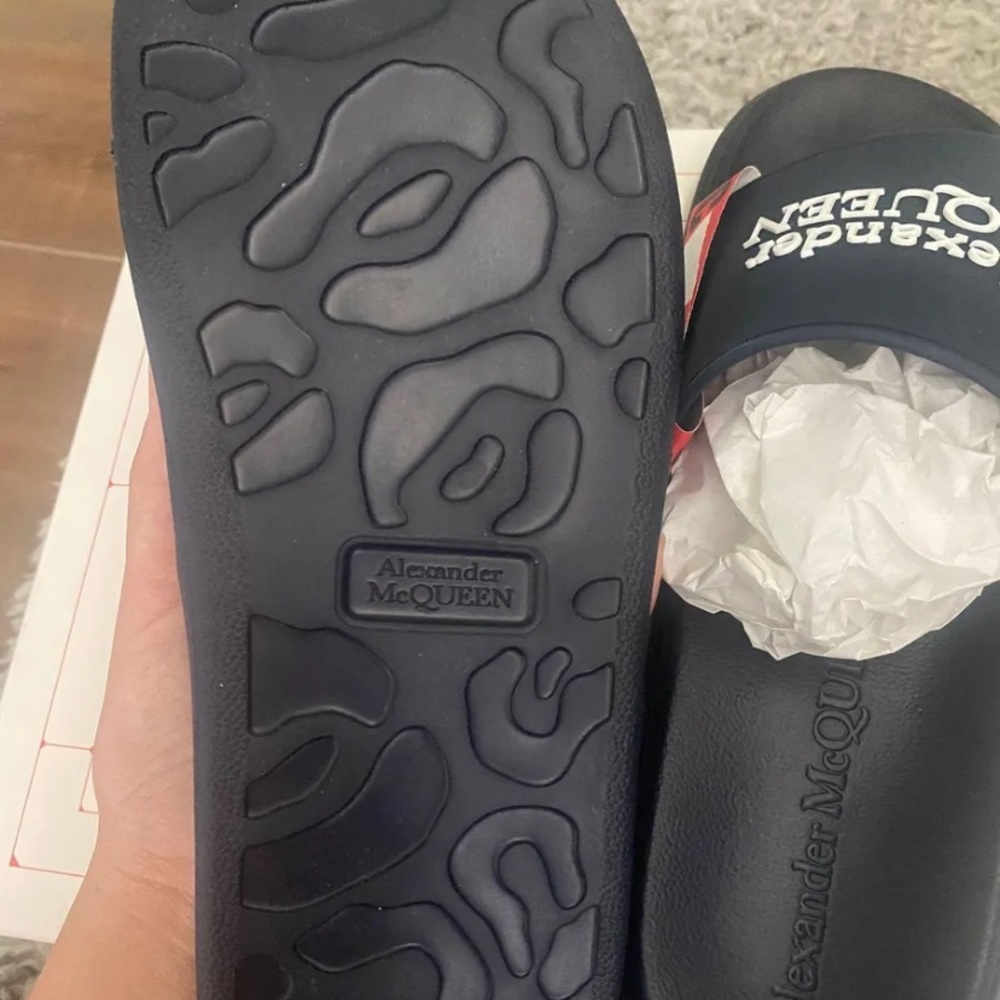 Alexander McQueen slides - Picture 5 of 6